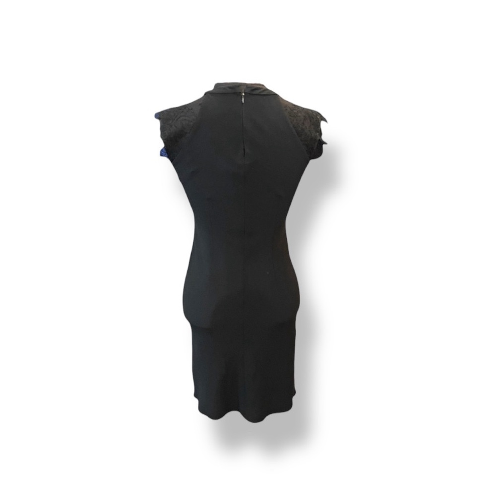 𝐏𝐎𝐑𝐓𝐒 𝐈𝐍𝐓’𝐋 Black Lace cut-out Dress - Picture 2 of 9